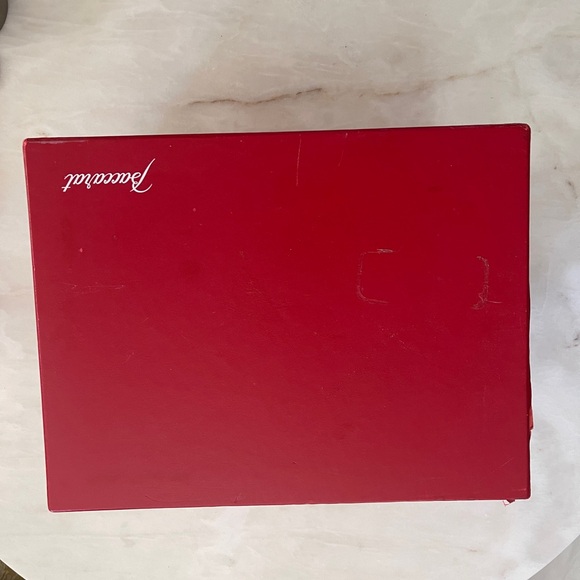 The Baccarat Maison’s Celimene small vase is cut from crystal niob - Picture 4 of 5